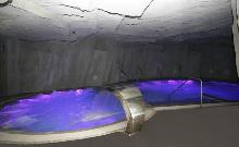 rivestimento in ceramica fotoluminescente per piscina