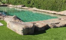 rivestimenti per piscine per un effetto naturale
