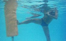 sacco per praticare la boxe in piscina