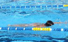 nuoto in piscina